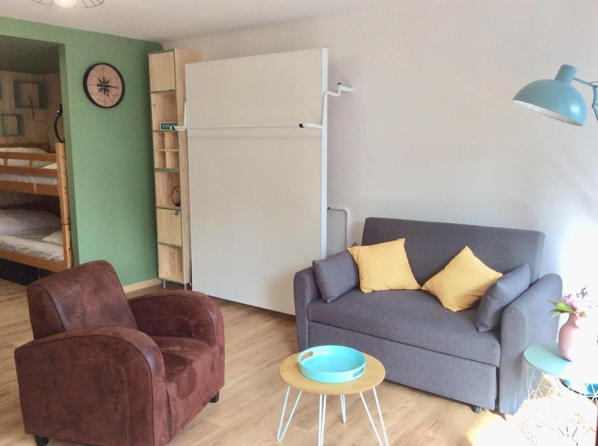 Les Obiones: Beachfront Studio with Sea View in Fort Mahon Plage Exterior photo